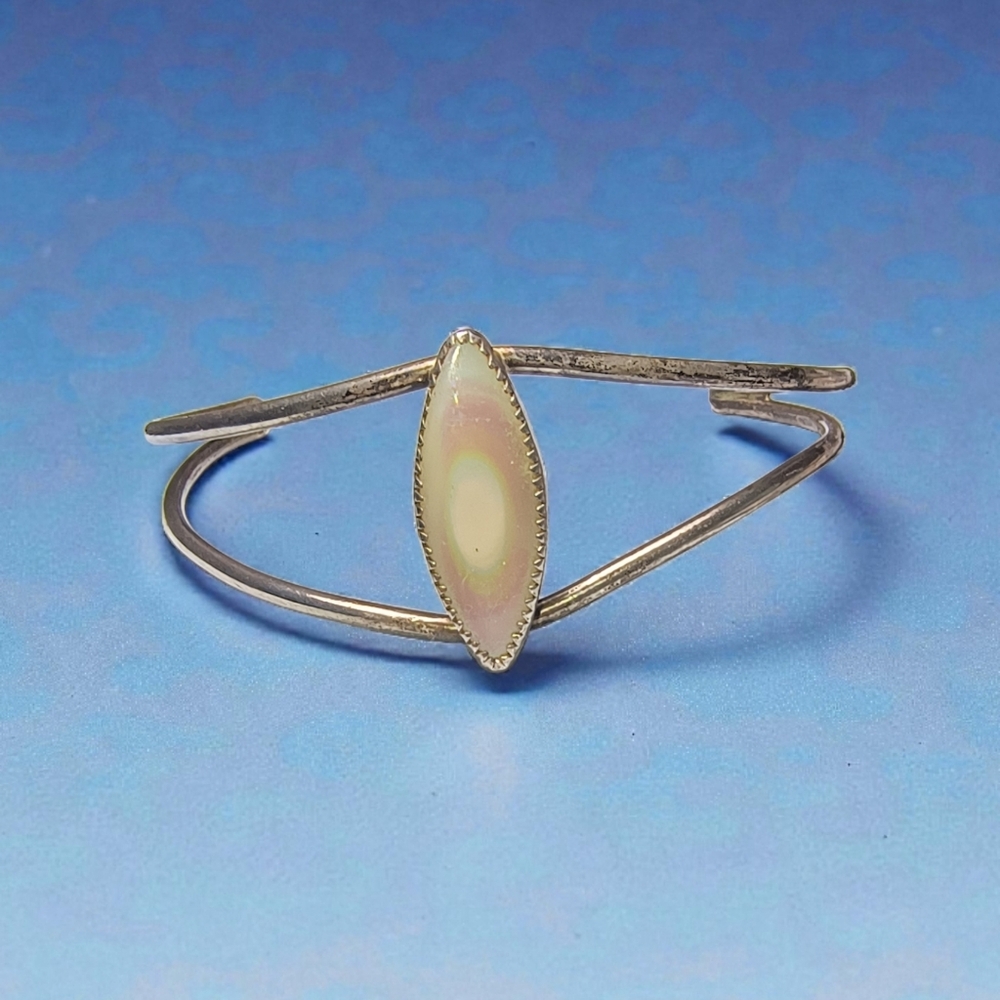 Native American Vintage Mother Of Pearl Shell Handmade Cuff Bracelet